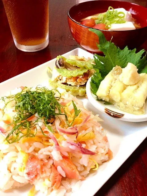 鮭寿司・豆腐とトマトのお吸物・焼き茄子|かっぴーさん