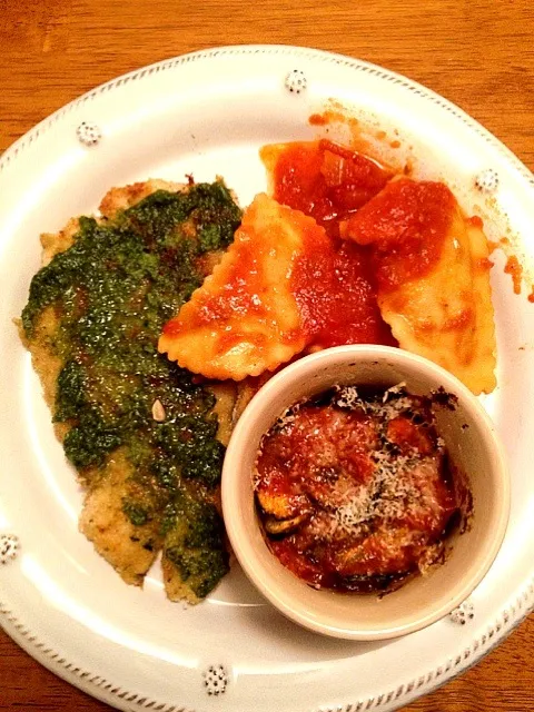 Snapdishの料理写真:garden pesto chicken with handmade spinach ravioil and eggplant parmesan ramekin|Jacquelineさん