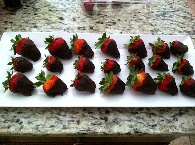 Chocolate Covered Strawberries|Abby Macalinoさん