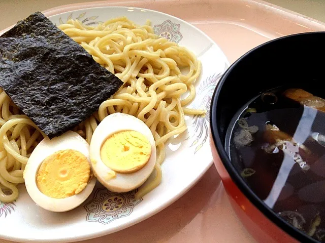 今日の社食は大勝軒のつけそば。570円。特別企画です。|ルーア・ブランカさん