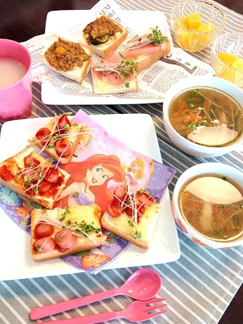 Snapdishの料理写真:娘と一緒に💗お昼ごパン|恭子さん