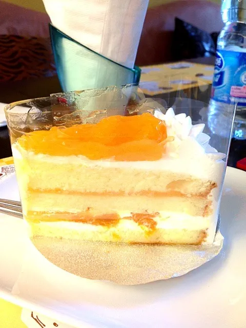 Mandarin orange cake with low fat whipping cream|I'm a pasta lover ..さん