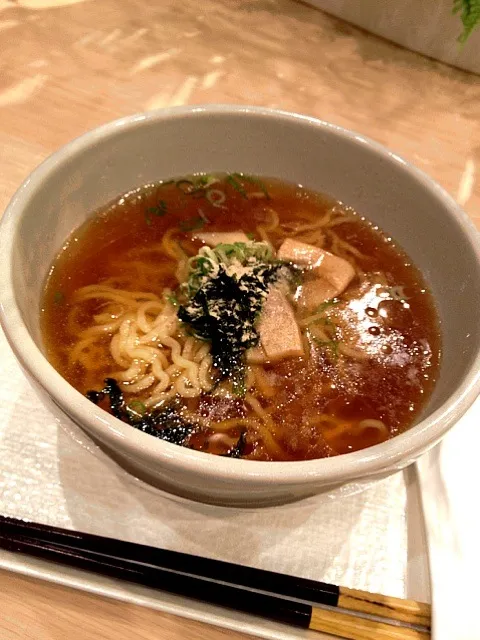 ホテルの無料夜食ラーメン|みーたんさん