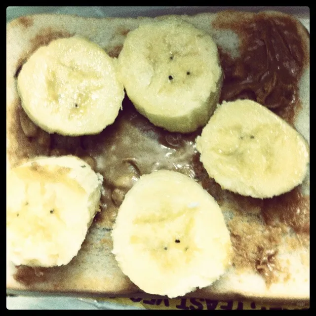 Peanut Butter Banana Sandwich.|Choc Nugget Stylesさん