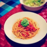 Snapdishの料理写真:トマトとバジルペーストのパスタ|しろいことりさん