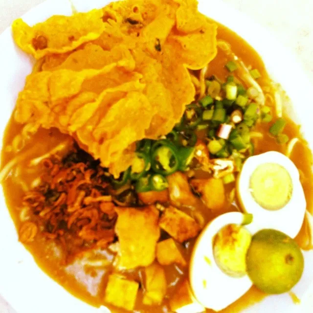 jawa mee rebus ( indonesia noodle with gravy )|laumeikuanさん