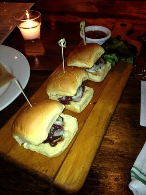 Snapdishの料理写真:Kobe Sliders|stephanie mizuhaさん