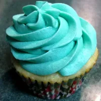 Vanilla Cupcakes with Vanilla Buttercream|Andrea Vibbertさん