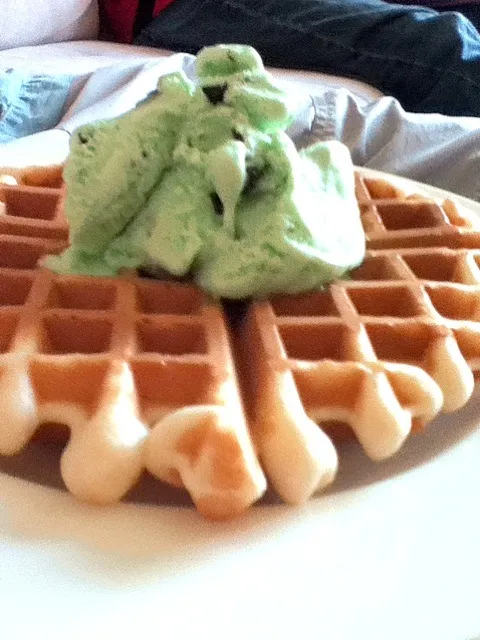 mint icecream on a waffle|Mi Sookさん