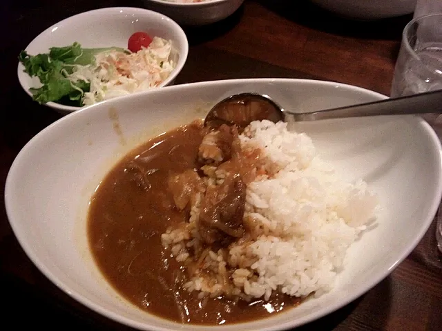 Snapdishの料理写真:お昼のサービスメニュー、牛すじカレー|大石さん