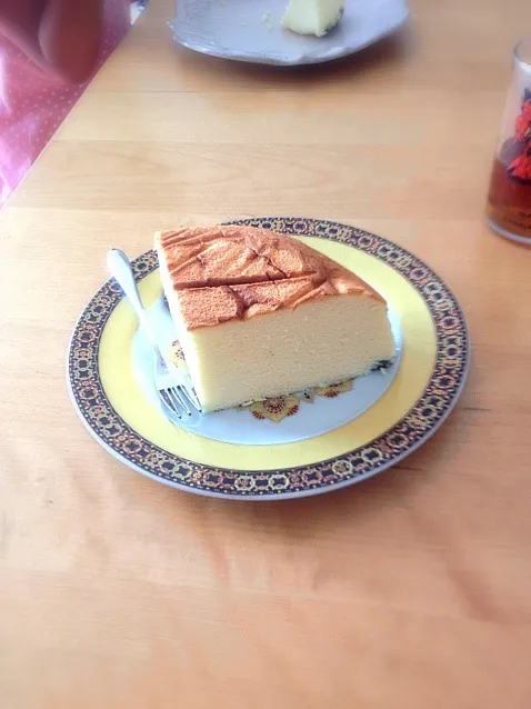 Snapdishの料理写真:りくろーおじさんのチーズケーキ|ekiantiさん