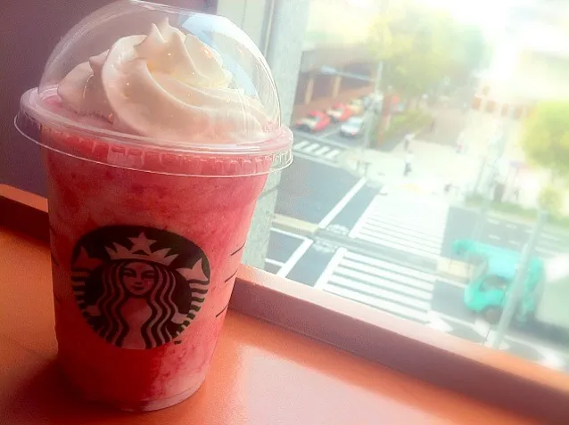 soy strawberries & cream frappuccino|hirotomoさん