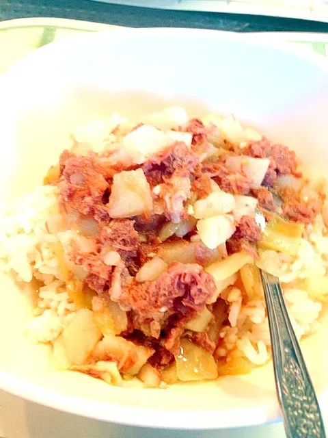 Snapdishの料理写真:filipino dish (corn beef and rice)|Brianna Geyerさん