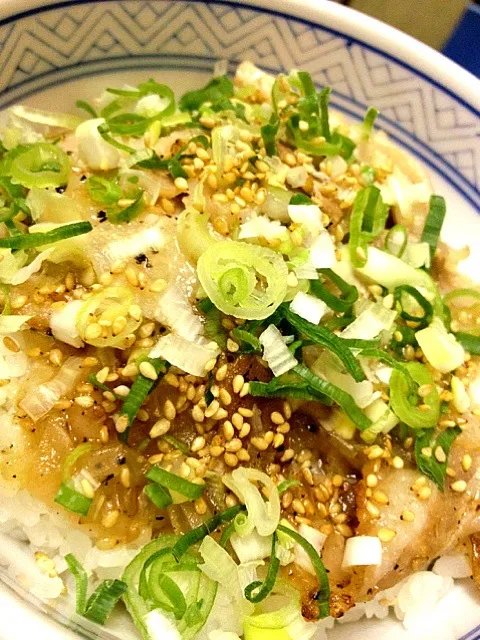 ねぎ塩豚丼|ゆりやさん