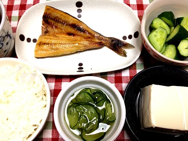 ホッケ 冷ややっこ キュウリの酢の物 浅漬|あつんさん