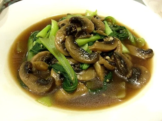 Xiao Bai Cai with White Mushrooms|I make food look good. 😎さん