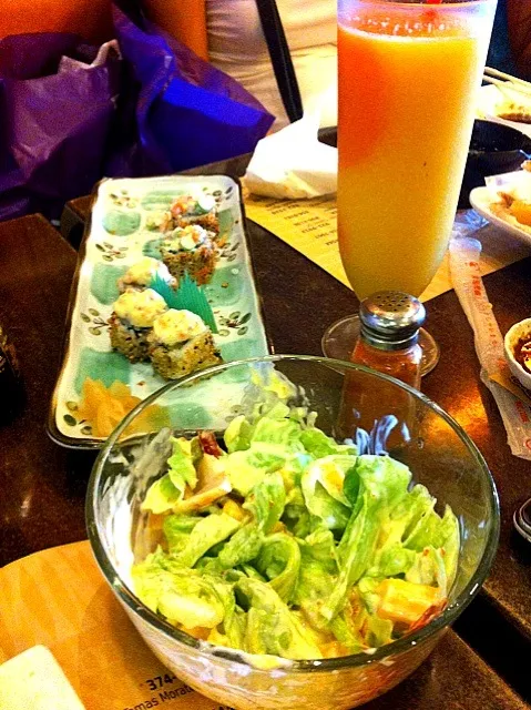 Snapdishの料理写真:Maki, Salad, Shake|jhoanna marie saltingさん