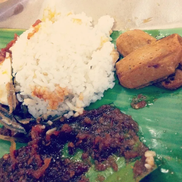 nasi lemak with otak-otak|laumeikuanさん