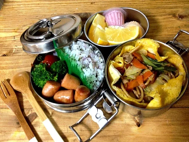 今日の息子のお弁当☆昨日の晩ご飯をリメイク。|satomiさん