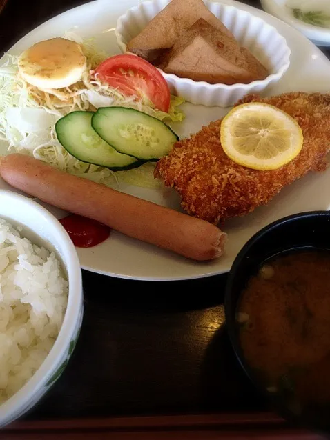 Snapdishの料理写真:ふらっと入った喫茶店でお昼ご飯|ななみさん