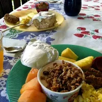 hawaiian brunch: eggs, yogurt, scones with Hawaiian pineapple|Elyseさん