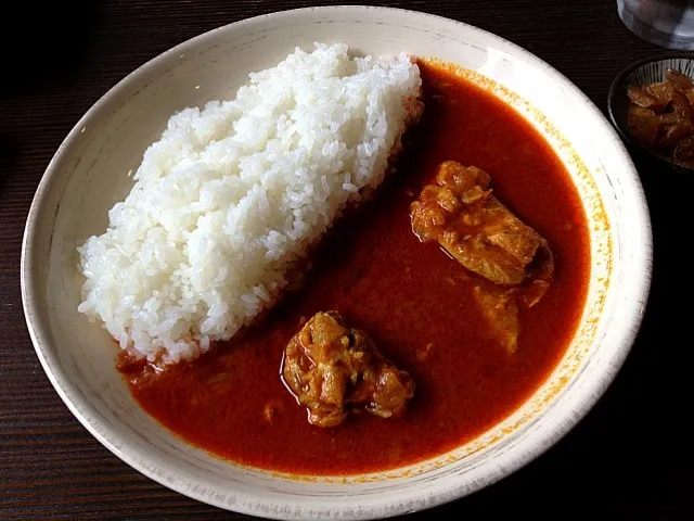 Snapdishの料理写真:赤いチキンカレー|Atsushi Yoshimotoさん