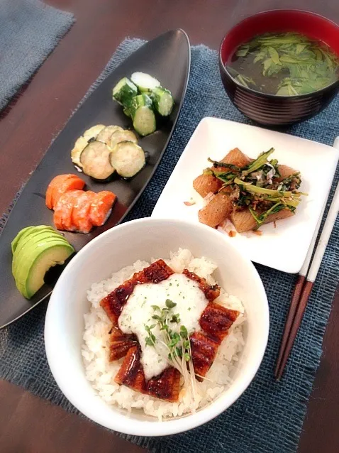 土用の丑の日💗鰻とろ丼な夜ごはん|恭子さん