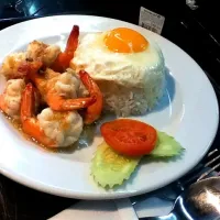 ข้าวกุ้งกระเทียมไข่ดาว |Kung Yungさん