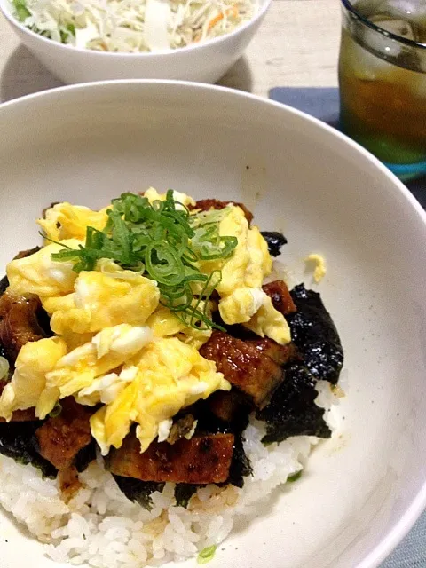 Snapdishの料理写真:うなたま丼|ぱんださん