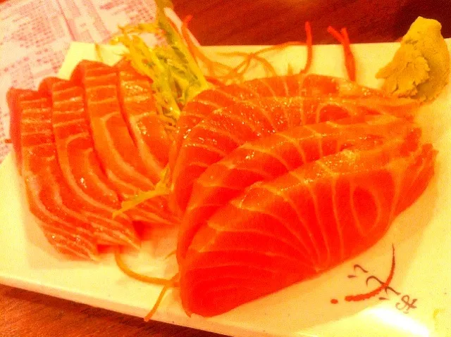 salmon sashimi|skyblueさん