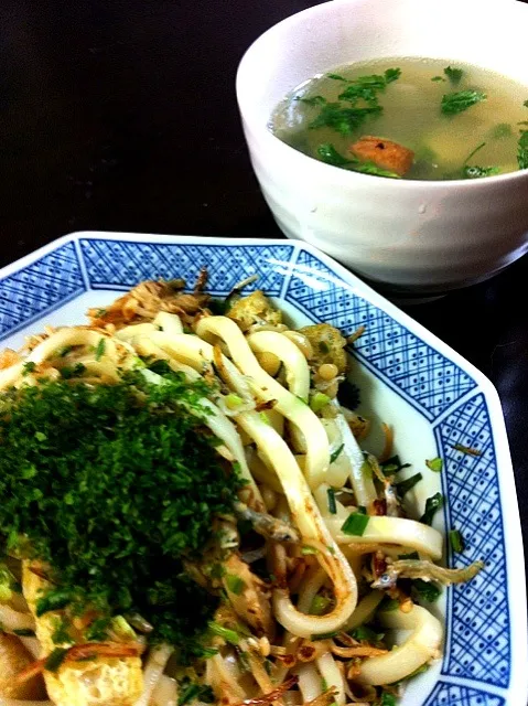 昨日贅沢だったので、今日は冷凍庫片付け焼うどん＆スープ|ままぞうさん