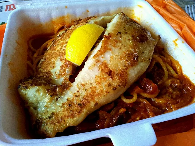 Dory Fish with Tomato Mushroom Spaghetti|genさん