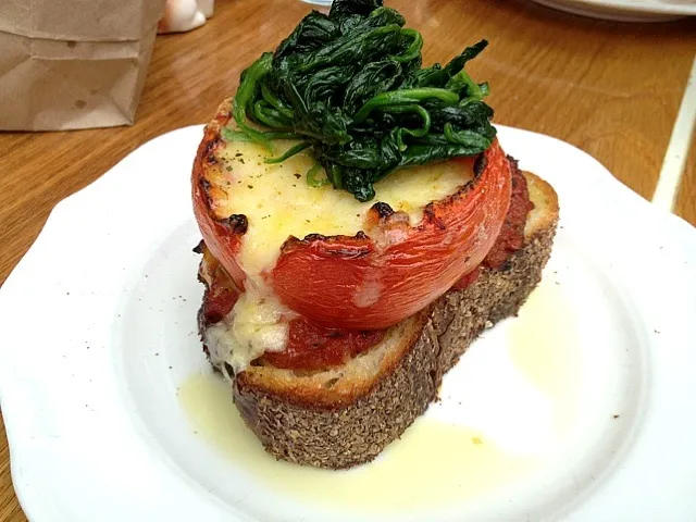 beefsteak tomato gratin with sauteed spinach|Nicoleさん