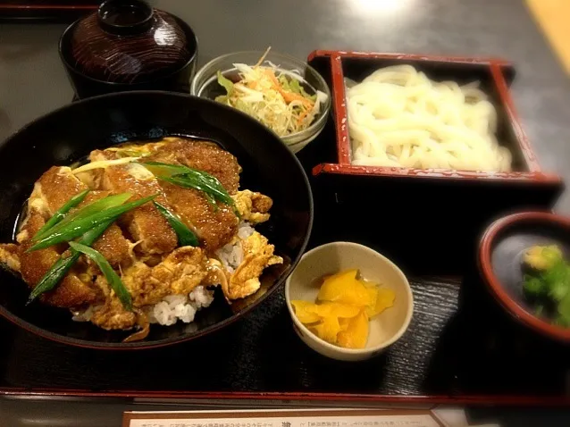 Snapdishの料理写真:カツ丼定食|ayapuuuuさん