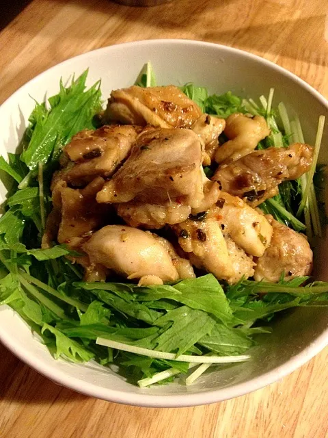 Snapdishの料理写真:シャキシャキ水菜と鳥もものネギ味噌丼|ゆきんこ:):)さん