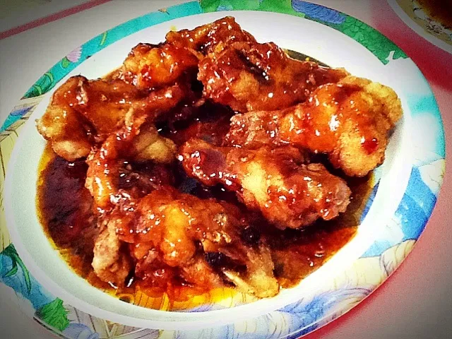 deep fried chicken wings with Thai style hot and spicy sauce|Little Tomatoさん