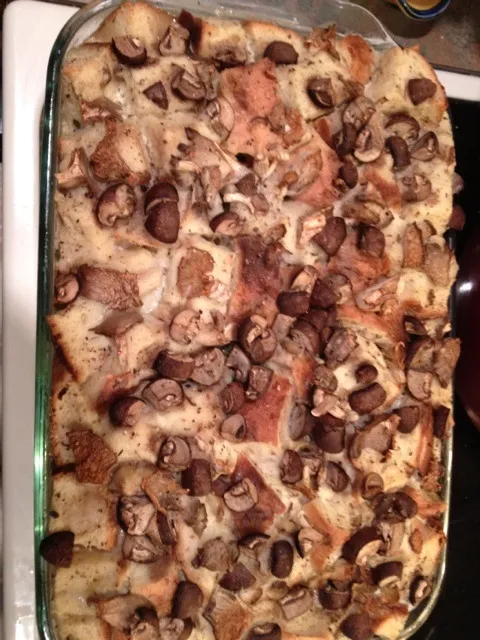 Savory Mushroom Bread Pudding|http://melissasmenu.wordpress.com/さん