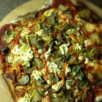 Sauteed squash, zucchini, eggplant pizza with sweet peppers, lemon basil, goat cheese and mozzarella|michael anzelmoさん