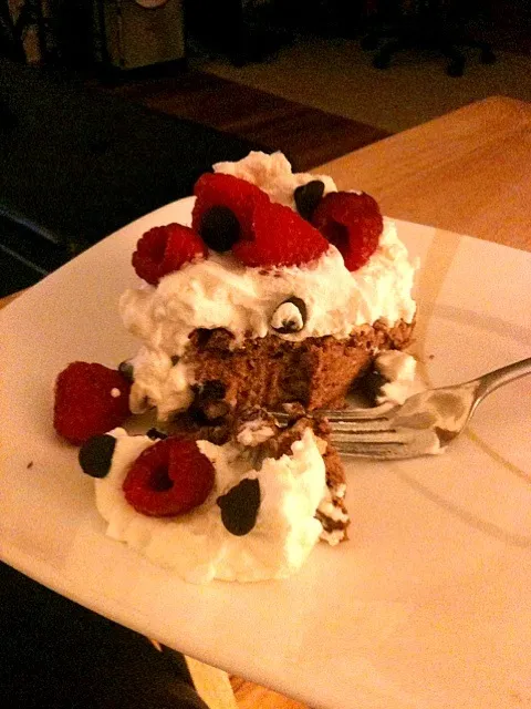 chocolate raspberry pavlova! :) Yum!|Andrea Platonさん