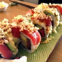 Tuna and Prawn Tempura Crunch Roll, with avocado.|what is ocodoさん