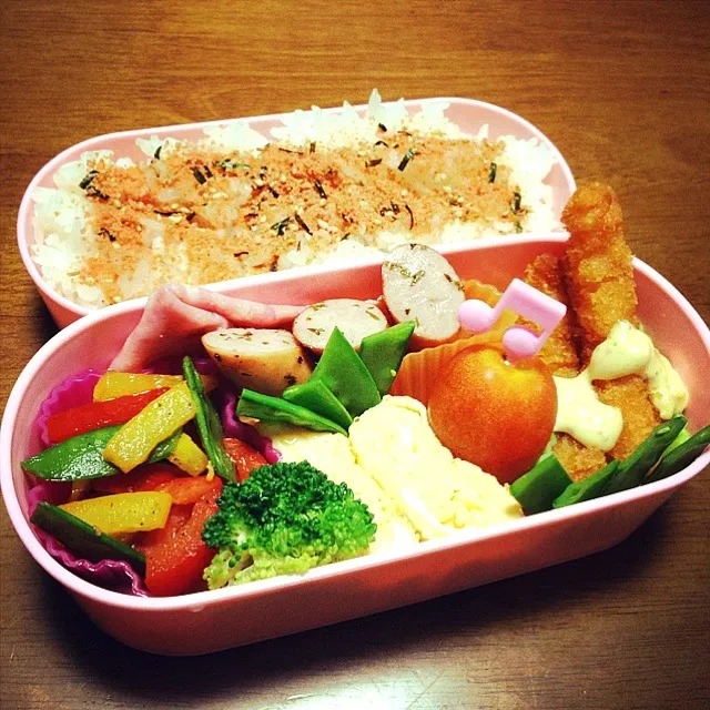 海老フライ&パプリカとサヤエンドウのごま油炒め弁当|🍎ゆかりんご🍎さん