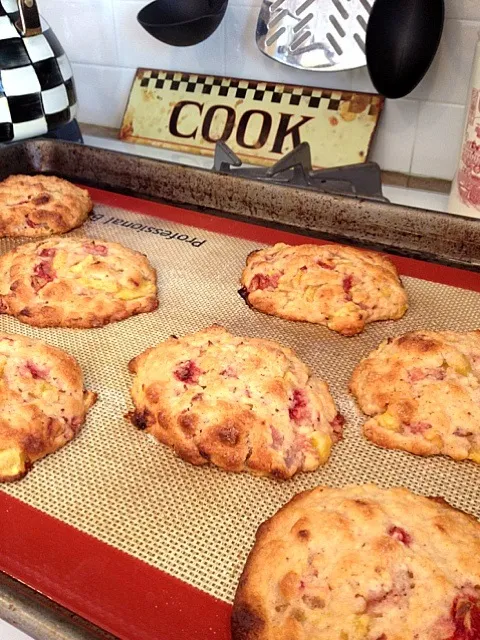 Strawberry peach shortbread cookies|lee ann erlbaumさん