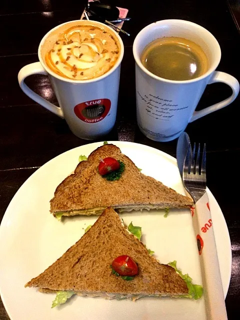 Creme Brule Coffee n Tuna & Cheese wholemeal Sandwich|I'm a pasta lover ..さん