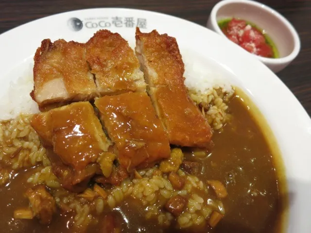 パリパリチキンカレー + トマトジェノバソース を頂きました。|momongatomoさん