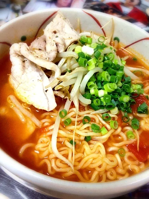 サッポロ一番塩ラーメンでトマトラーメン作ってみた。|renさん