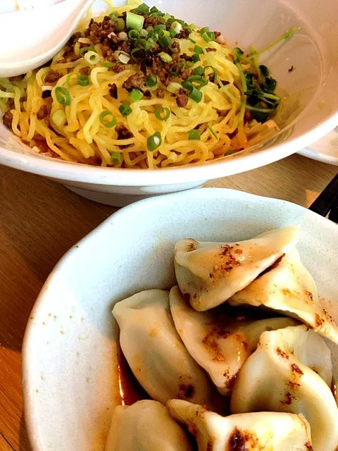 汁なし担々麺と水餃子|佐々木 達也さん