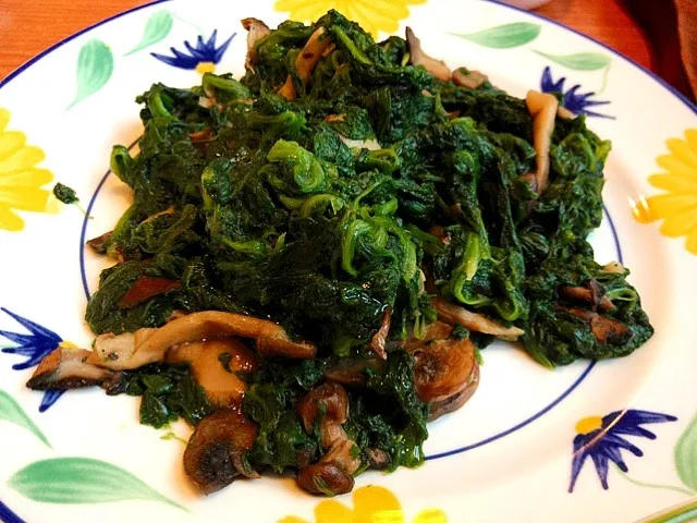 Spinach and assorted Mushrooms|I make food look good. 😎さん