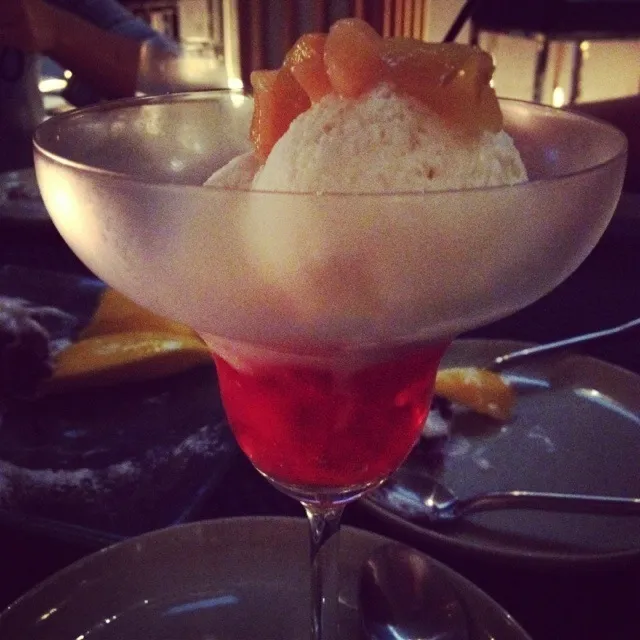 red ruby chestnut with coconut ice cream|elwood kelly liaoさん