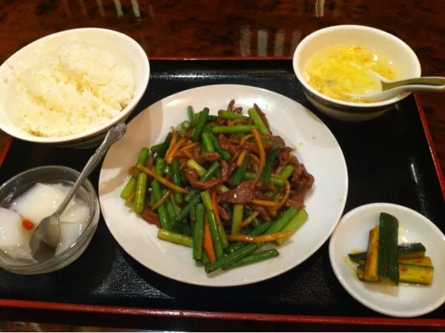 ニンニクの芽と牛肉の細切り炒め|makioさん