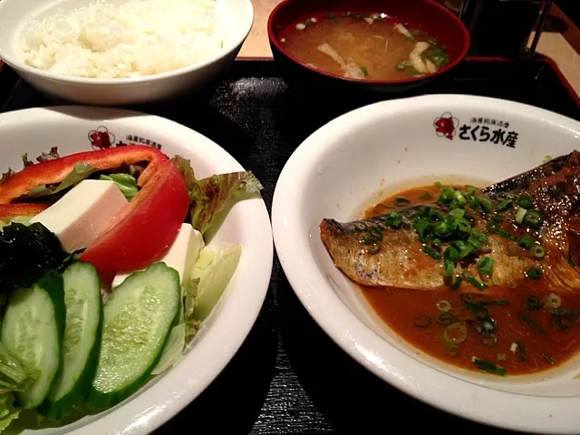 鯖の味噌煮と野菜サラダ＠さくら水産 #昼ごはん #昼飯 #さくら水産|Takashi H.さん